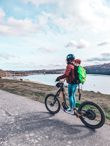 Trotinette au Lac de l'Eau d'Heure pour 4 personnes