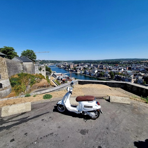 Vespa Tour Namur pour 10 personnes