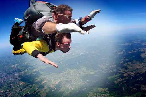Saut en Parachute Cerfontaine pour 10 personnes
